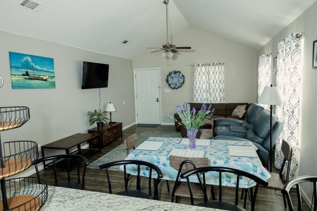 Happy House In Holiday home *